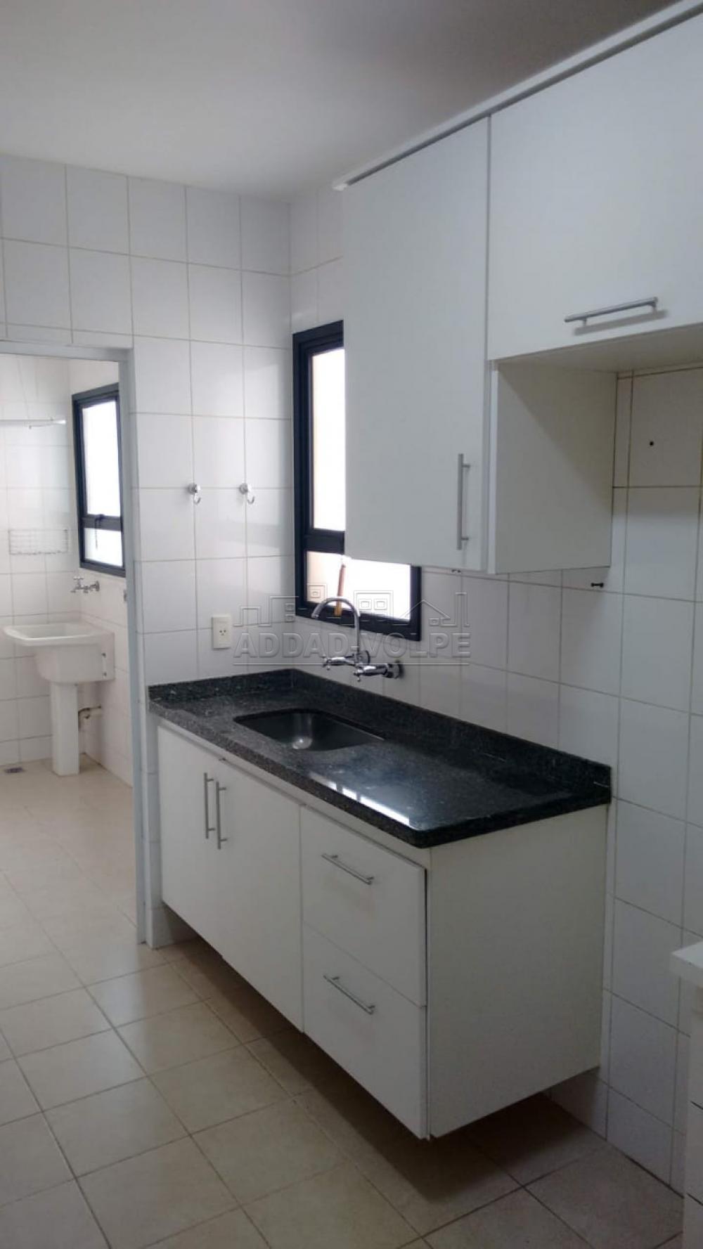 Alugar Apartamento / Padrão em Bauru R$ 1.650,00 - Foto 4