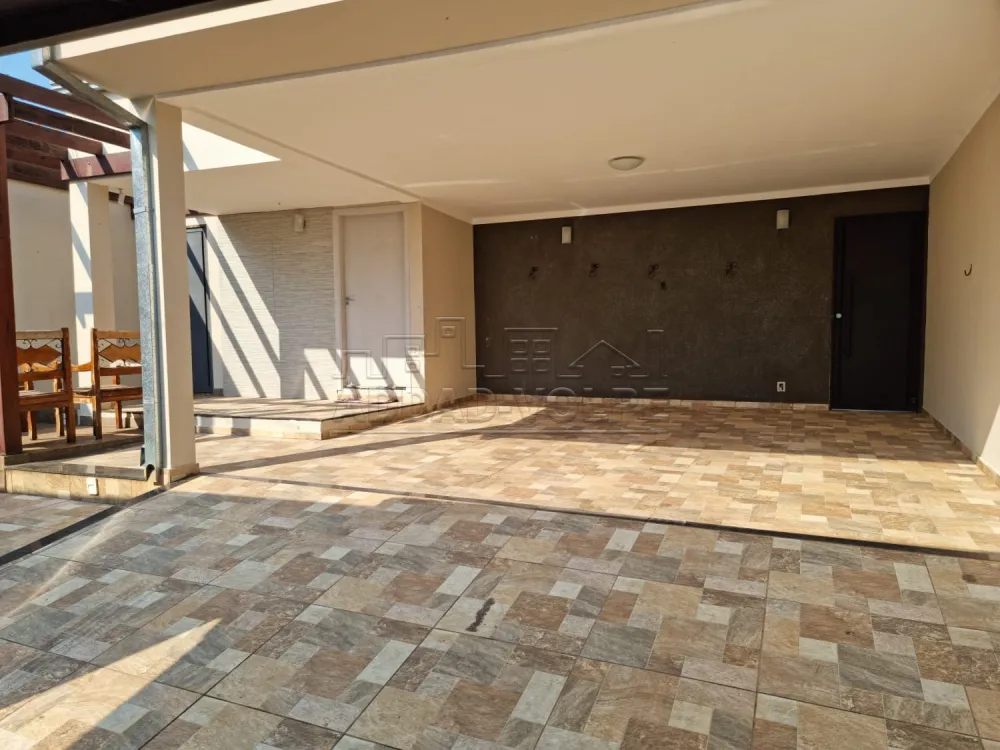 Alugar Casa / Padrão em Bauru R$ 3.000,00 - Foto 1