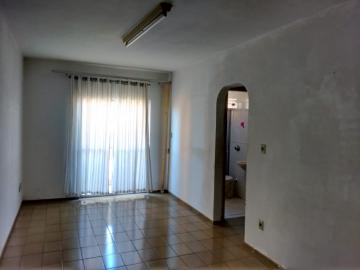 Alugar Apartamento / Padrão em Bauru. apenas R$ 500,00