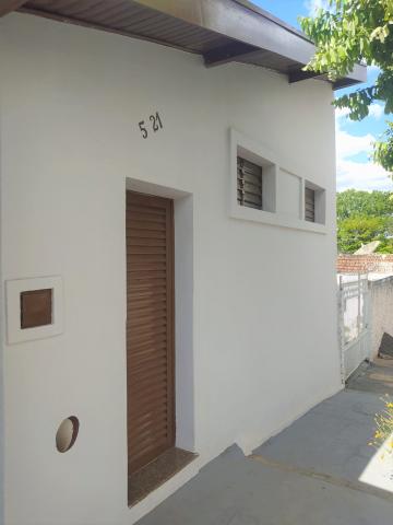 Alugar Casa / Padrão em Bauru. apenas R$ 800,00