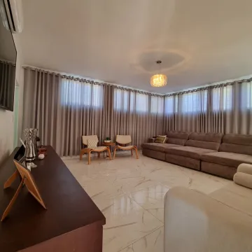 Alugar Casa / Padrão em Bauru. apenas R$ 2.700.000,00