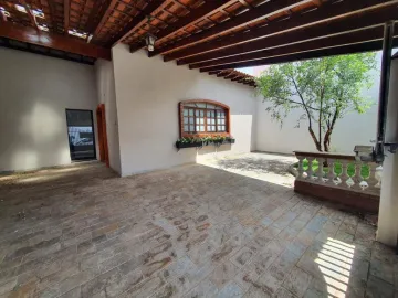 Alugar Casa / Padrão em Bauru. apenas R$ 390.000,00