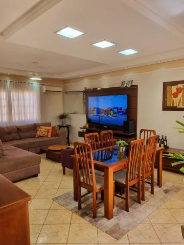 Alugar Casa / Padrão em Bauru. apenas R$ 565.000,00