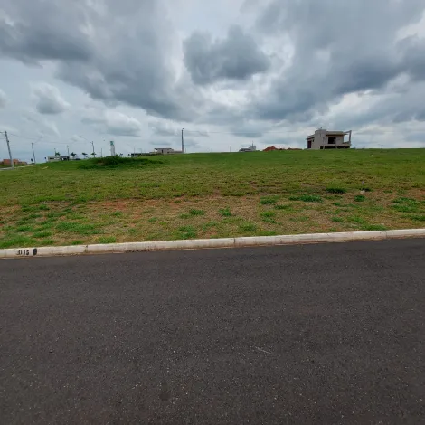 Alugar Terreno / Condomínio em Piratininga. apenas R$ 210.000,00