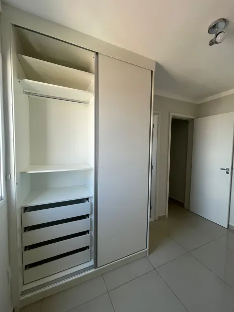Alugar Apartamento / Padrão em Bauru. apenas R$ 1.500,00