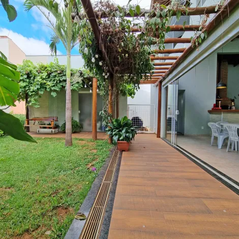 Alugar Casa / Padrão em Bauru. apenas R$ 730.000,00