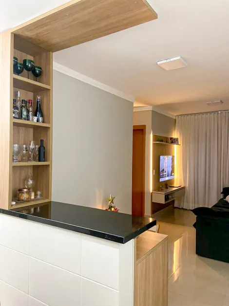 Alugar Apartamento / Padrão em Bauru. apenas R$ 295.000,00