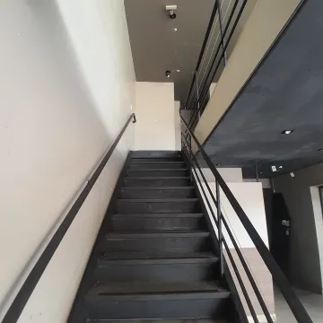 imagem 5 - Imóvel comercial rua de grande fluxo, com mezanino todo em blindex imagem 5 - Imóvel comercial rua de grande fluxo, com mezanino todo em blindex